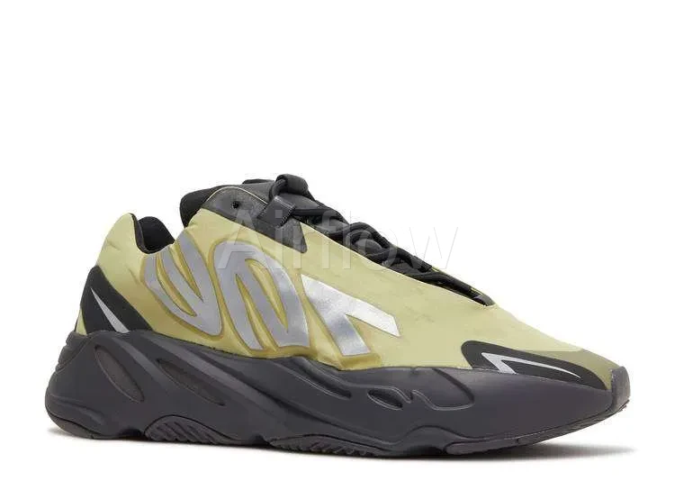 YEEZY BOOST 700 MNVN 'RESIN' — vista 2