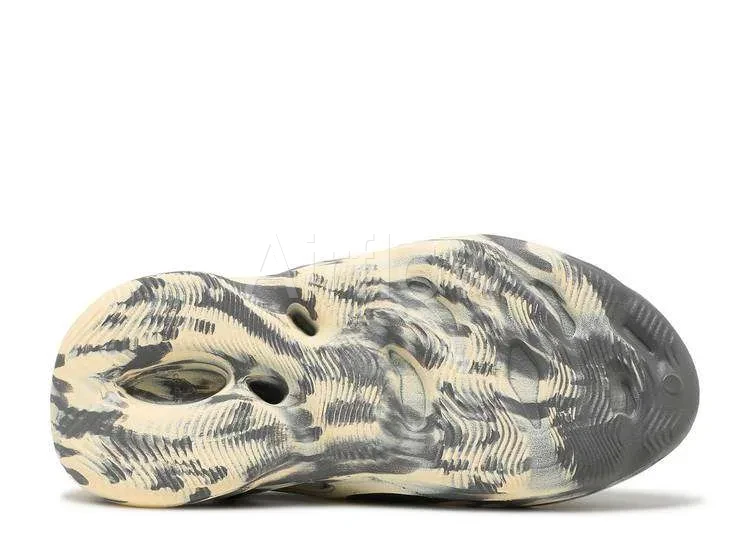 YEEZY FOAM RUNNER 'MXT MOON GREY' 4