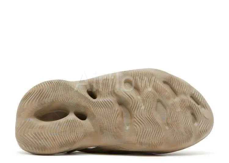 YEEZY FOAM RUNNER 'STONE SAGE' 4