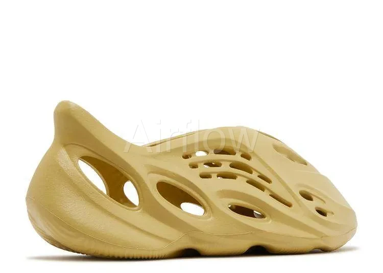 YEEZY FOAM RUNNER 'SULFUR' 3