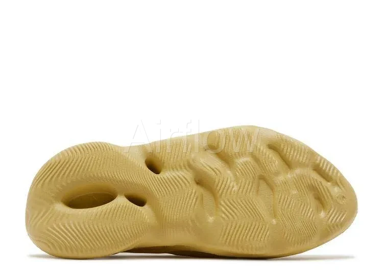 YEEZY FOAM RUNNER 'SULFUR' 4
